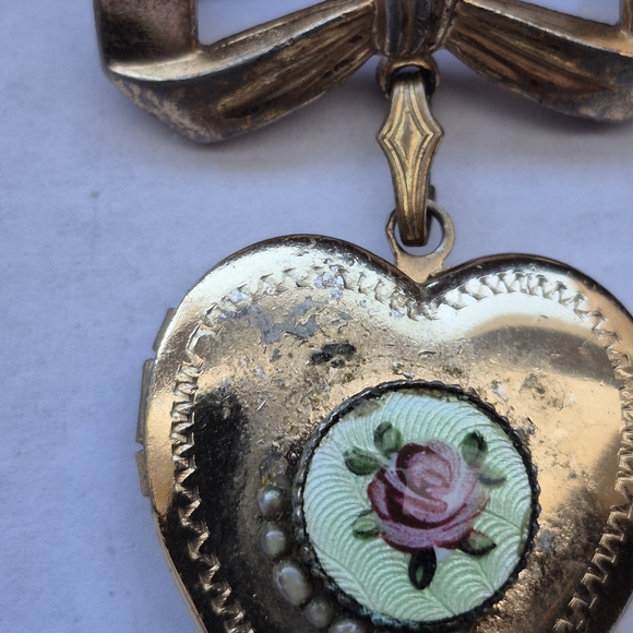 Vintage Coro Gold Tone Heart Locket Brooch Bow Dangle Floral Guilloché - Picture 7 of 8